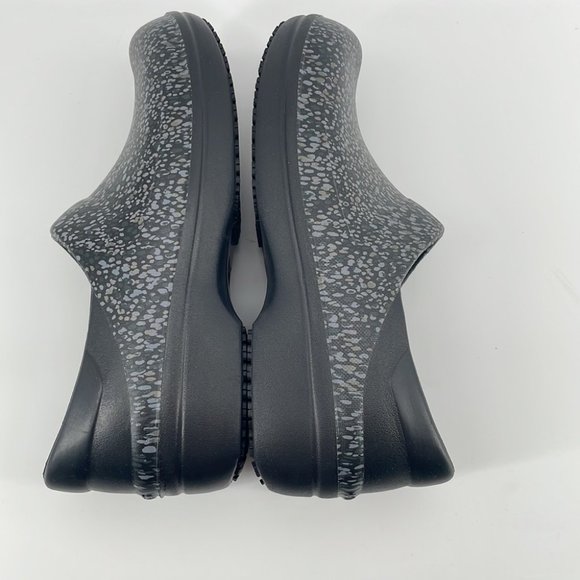 Crocs Dual Comfort Clogs slip on shoes Black with Speckles slip resistant sz 10 - Picture 9 of 9